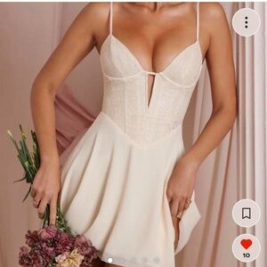 ✨ Plunge Neck Lace Corset Mini Dress in Ivory - Elodie Dress ✨
💗 Oh Polly